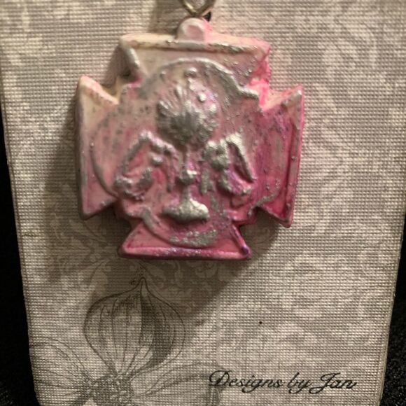 Hand crafted Painted Pendant - Picture 1 of 3